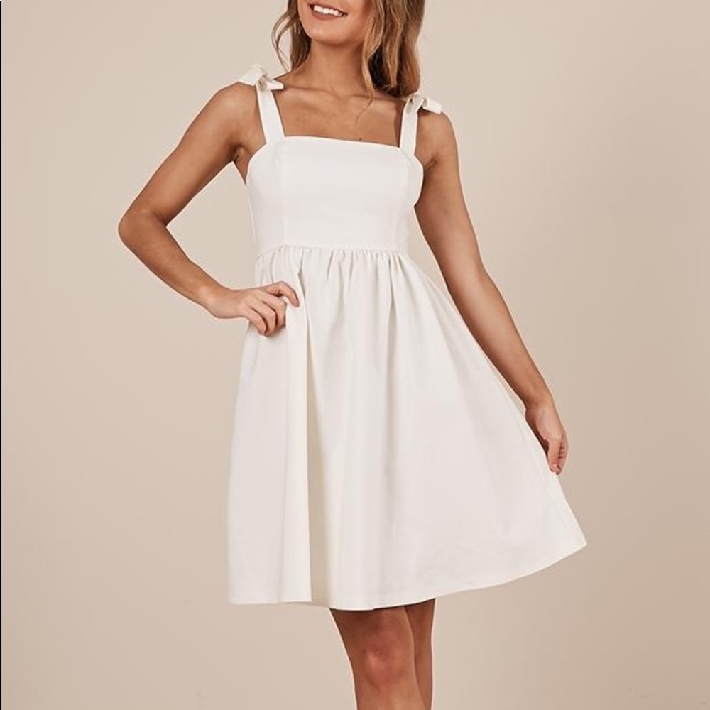 Get The Memo Dress in white